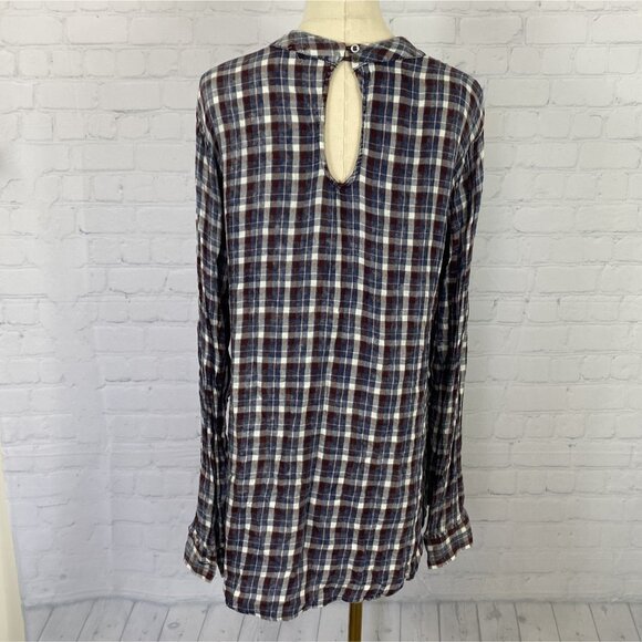 ⭐ 3/$15 Maurices Large Blue Red Plaid Keyhole Long Sleeve Top - Picture 5 of 7